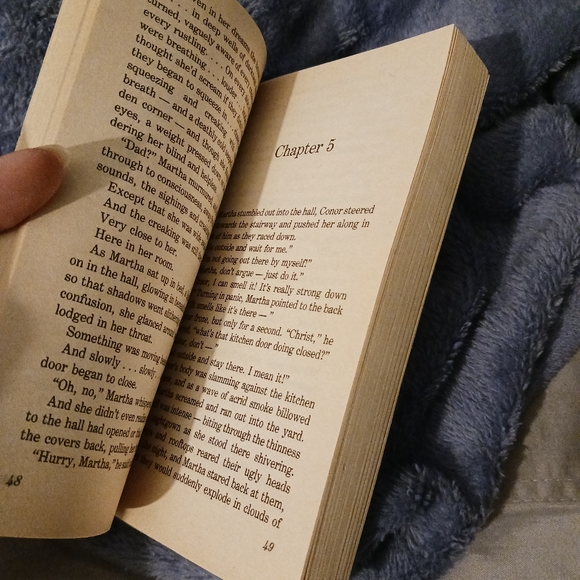 Vintage (1989) Scholastic Trick or Treat Softback Book - Picture 6 of 7